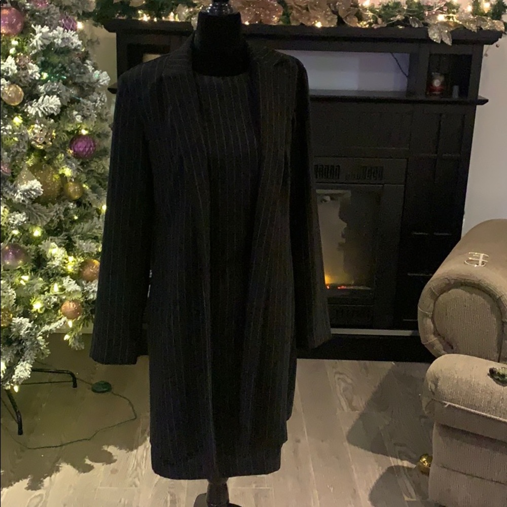 Dress - Picture 3 of 4